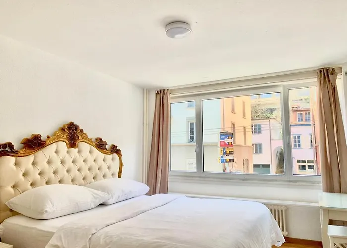City Apartment - Close To Town - By Pa