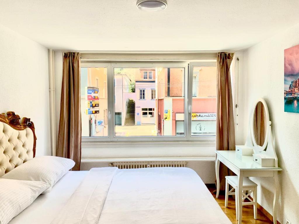Apartment - Close To Town - By Pa *