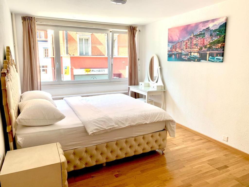 Apartment - Close To Town - By Pa *